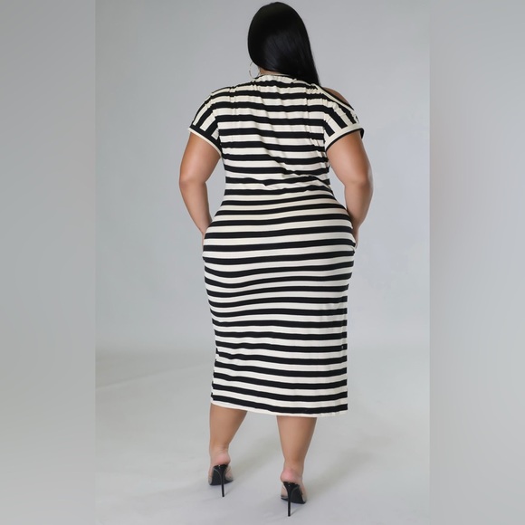 Stripe Dress (Plus Size) - Picture 3 of 3